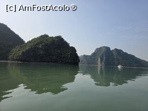 [P57] Cu caiacul în Ha Long Bay » foto by crismis
 - 
<span class="allrVoted glyphicon glyphicon-heart hidden" id="av1548423"></span>
<a class="m-l-10 hidden" id="sv1548423" onclick="voting_Foto_DelVot(,1548423,21495)" role="button">șterge vot <span class="glyphicon glyphicon-remove"></span></a>
<a id="v91548423" class=" c-red"  onclick="voting_Foto_SetVot(1548423)" role="button"><span class="glyphicon glyphicon-heart-empty"></span> <b>LIKE</b> = Votează poza</a> <img class="hidden"  id="f1548423W9" src="/imagini/loader.gif" border="0" /><span class="AjErrMes hidden" id="e1548423ErM"></span>