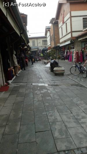 [P13] Marele bazar acoperit si nu prea din Konya. Cu de toate!  » foto by senateo
 - 
<span class="allrVoted glyphicon glyphicon-heart hidden" id="av833862"></span>
<a class="m-l-10 hidden" id="sv833862" onclick="voting_Foto_DelVot(,833862,21544)" role="button">șterge vot <span class="glyphicon glyphicon-remove"></span></a>
<a id="v9833862" class=" c-red"  onclick="voting_Foto_SetVot(833862)" role="button"><span class="glyphicon glyphicon-heart-empty"></span> <b>LIKE</b> = Votează poza</a> <img class="hidden"  id="f833862W9" src="/imagini/loader.gif" border="0" /><span class="AjErrMes hidden" id="e833862ErM"></span>