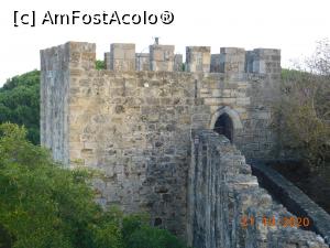 [P41] De pe zidurile Castelului São Jorge » foto by irinad
 - 
<span class="allrVoted glyphicon glyphicon-heart hidden" id="av1222702"></span>
<a class="m-l-10 hidden" id="sv1222702" onclick="voting_Foto_DelVot(,1222702,21709)" role="button">șterge vot <span class="glyphicon glyphicon-remove"></span></a>
<a id="v91222702" class=" c-red"  onclick="voting_Foto_SetVot(1222702)" role="button"><span class="glyphicon glyphicon-heart-empty"></span> <b>LIKE</b> = Votează poza</a> <img class="hidden"  id="f1222702W9" src="/imagini/loader.gif" border="0" /><span class="AjErrMes hidden" id="e1222702ErM"></span>
