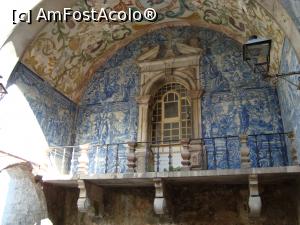 P02 [SEP-2016] Porta Villa -intrare pe poarta medievala a orasului de la 1380... balconul e albastru cu azulejos si-mi cade in cap... lipseste Julieta, Romeo e sub balcon, canta la acordeon. 