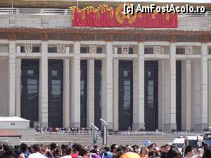 P13 [APR-2012] Piata Tiananmen / Intrarea din Muzeul National al Chinei. 