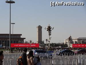 P03 [APR-2012] Piata Tiananmen / Imortalizare a Pietii Tiananmen, pe partea opusa a bulevardului, in partea estica a pietii. 