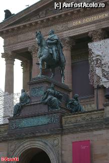 [P48] Statuia ecvestră a lui Friedrich Wilhelm IV, rege al Prusiei, la intrarea în Alte Nationalgalerie » foto by Costi
 - 
<span class="allrVoted glyphicon glyphicon-heart hidden" id="av310930"></span>
<a class="m-l-10 hidden" id="sv310930" onclick="voting_Foto_DelVot(,310930,21770)" role="button">șterge vot <span class="glyphicon glyphicon-remove"></span></a>
<a id="v9310930" class=" c-red"  onclick="voting_Foto_SetVot(310930)" role="button"><span class="glyphicon glyphicon-heart-empty"></span> <b>LIKE</b> = Votează poza</a> <img class="hidden"  id="f310930W9" src="/imagini/loader.gif" border="0" /><span class="AjErrMes hidden" id="e310930ErM"></span>