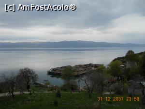 [P18] Hotel Kocarev-Nori de ploaie deasupra lacului Ohrid.  » foto by Floria
 - 
<span class="allrVoted glyphicon glyphicon-heart hidden" id="av849146"></span>
<a class="m-l-10 hidden" id="sv849146" onclick="voting_Foto_DelVot(,849146,21820)" role="button">șterge vot <span class="glyphicon glyphicon-remove"></span></a>
<a id="v9849146" class=" c-red"  onclick="voting_Foto_SetVot(849146)" role="button"><span class="glyphicon glyphicon-heart-empty"></span> <b>LIKE</b> = Votează poza</a> <img class="hidden"  id="f849146W9" src="/imagini/loader.gif" border="0" /><span class="AjErrMes hidden" id="e849146ErM"></span>