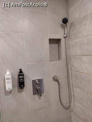 [P21] Ibis Styles Bucharest Airport; camera 116 » foto by crismis
 - 
<span class="allrVoted glyphicon glyphicon-heart hidden" id="av1493563"></span>
<a class="m-l-10 hidden" id="sv1493563" onclick="voting_Foto_DelVot(,1493563,21873)" role="button">șterge vot <span class="glyphicon glyphicon-remove"></span></a>
<a id="v91493563" class=" c-red"  onclick="voting_Foto_SetVot(1493563)" role="button"><span class="glyphicon glyphicon-heart-empty"></span> <b>LIKE</b> = Votează poza</a> <img class="hidden"  id="f1493563W9" src="/imagini/loader.gif" border="0" /><span class="AjErrMes hidden" id="e1493563ErM"></span>