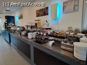 [P33] Ibis Styles Bucharest Airport; restaurant Radar, zona de mic dejun » foto by crismis
 - 
<span class="allrVoted glyphicon glyphicon-heart hidden" id="av1493575"></span>
<a class="m-l-10 hidden" id="sv1493575" onclick="voting_Foto_DelVot(,1493575,21873)" role="button">șterge vot <span class="glyphicon glyphicon-remove"></span></a>
<a id="v91493575" class=" c-red"  onclick="voting_Foto_SetVot(1493575)" role="button"><span class="glyphicon glyphicon-heart-empty"></span> <b>LIKE</b> = Votează poza</a> <img class="hidden"  id="f1493575W9" src="/imagini/loader.gif" border="0" /><span class="AjErrMes hidden" id="e1493575ErM"></span>