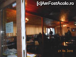 [P17] Pucioasa - Restaurant 'La Tavernă'. Sala de servire din interior.  » foto by iulianic
 - 
<span class="allrVoted glyphicon glyphicon-heart hidden" id="av631977"></span>
<a class="m-l-10 hidden" id="sv631977" onclick="voting_Foto_DelVot(,631977,21892)" role="button">șterge vot <span class="glyphicon glyphicon-remove"></span></a>
<a id="v9631977" class=" c-red"  onclick="voting_Foto_SetVot(631977)" role="button"><span class="glyphicon glyphicon-heart-empty"></span> <b>LIKE</b> = Votează poza</a> <img class="hidden"  id="f631977W9" src="/imagini/loader.gif" border="0" /><span class="AjErrMes hidden" id="e631977ErM"></span>