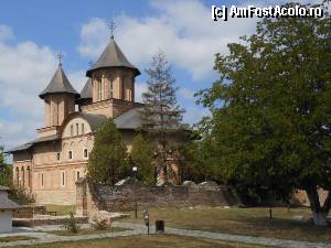 [P04] Targoviste, Curtea Domneasca - Biserica Mare vazuta din fata Muzeului tiparului si al cartii romanesti vechi.  » foto by iulianic
 - 
<span class="allrVoted glyphicon glyphicon-heart hidden" id="av363264"></span>
<a class="m-l-10 hidden" id="sv363264" onclick="voting_Foto_DelVot(,363264,22157)" role="button">șterge vot <span class="glyphicon glyphicon-remove"></span></a>
<a id="v9363264" class=" c-red"  onclick="voting_Foto_SetVot(363264)" role="button"><span class="glyphicon glyphicon-heart-empty"></span> <b>LIKE</b> = Votează poza</a> <img class="hidden"  id="f363264W9" src="/imagini/loader.gif" border="0" /><span class="AjErrMes hidden" id="e363264ErM"></span>