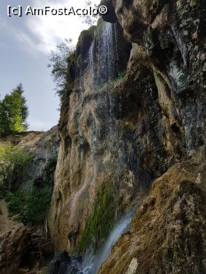 P09 [JUN-2017] Cascada Pișoaia - unul dintre obiectivele turistice ale zonei