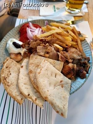 [P09] Gyros la farfurie. » foto by tata123 🔱
 - 
<span class="allrVoted glyphicon glyphicon-heart hidden" id="av1536406"></span>
<a class="m-l-10 hidden" id="sv1536406" onclick="voting_Foto_DelVot(,1536406,22302)" role="button">șterge vot <span class="glyphicon glyphicon-remove"></span></a>
<a id="v91536406" class=" c-red"  onclick="voting_Foto_SetVot(1536406)" role="button"><span class="glyphicon glyphicon-heart-empty"></span> <b>LIKE</b> = Votează poza</a> <img class="hidden"  id="f1536406W9" src="/imagini/loader.gif" border="0" /><span class="AjErrMes hidden" id="e1536406ErM"></span>