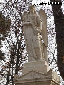 P25 [DEC-2011] Cimitirul Bellu - Monument funerar.