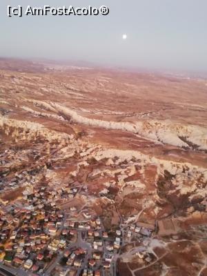 [P05] Sat în Cappadocia văzut din balon » foto by Marius 72
 - 
<span class="allrVoted glyphicon glyphicon-heart hidden" id="av1136065"></span>
<a class="m-l-10 hidden" id="sv1136065" onclick="voting_Foto_DelVot(,1136065,22561)" role="button">șterge vot <span class="glyphicon glyphicon-remove"></span></a>
<a id="v91136065" class=" c-red"  onclick="voting_Foto_SetVot(1136065)" role="button"><span class="glyphicon glyphicon-heart-empty"></span> <b>LIKE</b> = Votează poza</a> <img class="hidden"  id="f1136065W9" src="/imagini/loader.gif" border="0" /><span class="AjErrMes hidden" id="e1136065ErM"></span>