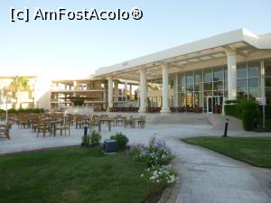 [P22] 22. Terasa restaurantului principal, &rdquo;The Royal&rdquo;, din zona piscinelor. » foto by doinafil
 - 
<span class="allrVoted glyphicon glyphicon-heart hidden" id="av1231573"></span>
<a class="m-l-10 hidden" id="sv1231573" onclick="voting_Foto_DelVot(,1231573,22688)" role="button">șterge vot <span class="glyphicon glyphicon-remove"></span></a>
<a id="v91231573" class=" c-red"  onclick="voting_Foto_SetVot(1231573)" role="button"><span class="glyphicon glyphicon-heart-empty"></span> <b>LIKE</b> = Votează poza</a> <img class="hidden"  id="f1231573W9" src="/imagini/loader.gif" border="0" /><span class="AjErrMes hidden" id="e1231573ErM"></span>