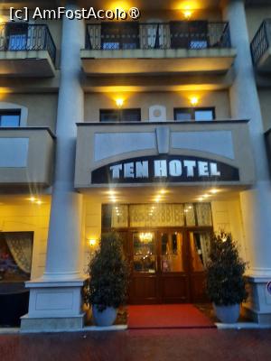 [P02] ten hotel intrare » foto by Teodor17
 - 
<span class="allrVoted glyphicon glyphicon-heart hidden" id="av1433373"></span>
<a class="m-l-10 hidden" id="sv1433373" onclick="voting_Foto_DelVot(,1433373,22848)" role="button">șterge vot <span class="glyphicon glyphicon-remove"></span></a>
<a id="v91433373" class=" c-red"  onclick="voting_Foto_SetVot(1433373)" role="button"><span class="glyphicon glyphicon-heart-empty"></span> <b>LIKE</b> = Votează poza</a> <img class="hidden"  id="f1433373W9" src="/imagini/loader.gif" border="0" /><span class="AjErrMes hidden" id="e1433373ErM"></span>