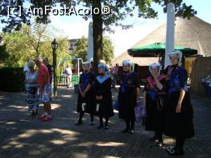 P13 [JUL-2017] La taifas cu sătencele din Staphorst... în costume traditionale și cu biblia în mână. 