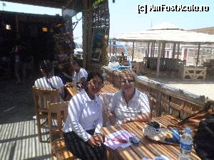 [P50] impreuna cu ghida mea din Paracas, in asteptarea autocarului Cruz del Sur, pt a ajunge la Nasca,  » foto by grecudoina
 - 
<span class="allrVoted glyphicon glyphicon-heart hidden" id="av398995"></span>
<a class="m-l-10 hidden" id="sv398995" onclick="voting_Foto_DelVot(,398995,22927)" role="button">șterge vot <span class="glyphicon glyphicon-remove"></span></a>
<a id="v9398995" class=" c-red"  onclick="voting_Foto_SetVot(398995)" role="button"><span class="glyphicon glyphicon-heart-empty"></span> <b>LIKE</b> = Votează poza</a> <img class="hidden"  id="f398995W9" src="/imagini/loader.gif" border="0" /><span class="AjErrMes hidden" id="e398995ErM"></span>
