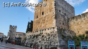 [P03] Turistii care petrec mai mult timp in Ierusalim pot opta pentru o plimbare pe zidurile orasului vechi, pe Ramparts walk, avand astfel posibilitatea de a admira pe de o parte siturile fascinante care alcatuiesc impreuna mozaicul unic al Ierusalimului, iar pe de alta parte, orasul nou, aflat in proces continuu de modernizare. » foto by geani anto
 - 
<span class="allrVoted glyphicon glyphicon-heart hidden" id="av1386934"></span>
<a class="m-l-10 hidden" id="sv1386934" onclick="voting_Foto_DelVot(,1386934,22955)" role="button">șterge vot <span class="glyphicon glyphicon-remove"></span></a>
<a id="v91386934" class=" c-red"  onclick="voting_Foto_SetVot(1386934)" role="button"><span class="glyphicon glyphicon-heart-empty"></span> <b>LIKE</b> = Votează poza</a> <img class="hidden"  id="f1386934W9" src="/imagini/loader.gif" border="0" /><span class="AjErrMes hidden" id="e1386934ErM"></span>