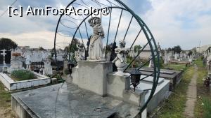 [P13] Cimitirul Ungureni, Craiova » foto by vlado2
 - 
<span class="allrVoted glyphicon glyphicon-heart hidden" id="av1525296"></span>
<a class="m-l-10 hidden" id="sv1525296" onclick="voting_Foto_DelVot(,1525296,22988)" role="button">șterge vot <span class="glyphicon glyphicon-remove"></span></a>
<a id="v91525296" class=" c-red"  onclick="voting_Foto_SetVot(1525296)" role="button"><span class="glyphicon glyphicon-heart-empty"></span> <b>LIKE</b> = Votează poza</a> <img class="hidden"  id="f1525296W9" src="/imagini/loader.gif" border="0" /><span class="AjErrMes hidden" id="e1525296ErM"></span>