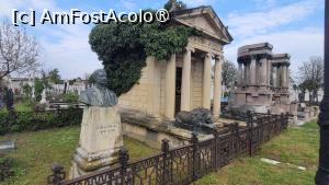 [P03] Cavoul familiei Mihail, Cimitirul Ungureni, Craiova » foto by vlado2
 - 
<span class="allrVoted glyphicon glyphicon-heart hidden" id="av1525286"></span>
<a class="m-l-10 hidden" id="sv1525286" onclick="voting_Foto_DelVot(,1525286,22988)" role="button">șterge vot <span class="glyphicon glyphicon-remove"></span></a>
<a id="v91525286" class=" c-red"  onclick="voting_Foto_SetVot(1525286)" role="button"><span class="glyphicon glyphicon-heart-empty"></span> <b>LIKE</b> = Votează poza</a> <img class="hidden"  id="f1525286W9" src="/imagini/loader.gif" border="0" /><span class="AjErrMes hidden" id="e1525286ErM"></span>