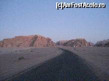 [P03] Iordania - Desertul Wadi Rum - o sosea incredibil de curata » foto by Diaura*
 - 
<span class="allrVoted glyphicon glyphicon-heart hidden" id="av154036"></span>
<a class="m-l-10 hidden" id="sv154036" onclick="voting_Foto_DelVot(,154036,23059)" role="button">șterge vot <span class="glyphicon glyphicon-remove"></span></a>
<a id="v9154036" class=" c-red"  onclick="voting_Foto_SetVot(154036)" role="button"><span class="glyphicon glyphicon-heart-empty"></span> <b>LIKE</b> = Votează poza</a> <img class="hidden"  id="f154036W9" src="/imagini/loader.gif" border="0" /><span class="AjErrMes hidden" id="e154036ErM"></span>