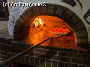[P10] Pizza Colosseum, Moldovița
pizza pe vatră » foto by Andrei16
 - 
<span class="allrVoted glyphicon glyphicon-heart hidden" id="av1481703"></span>
<a class="m-l-10 hidden" id="sv1481703" onclick="voting_Foto_DelVot(,1481703,23128)" role="button">șterge vot <span class="glyphicon glyphicon-remove"></span></a>
<a id="v91481703" class=" c-red"  onclick="voting_Foto_SetVot(1481703)" role="button"><span class="glyphicon glyphicon-heart-empty"></span> <b>LIKE</b> = Votează poza</a> <img class="hidden"  id="f1481703W9" src="/imagini/loader.gif" border="0" /><span class="AjErrMes hidden" id="e1481703ErM"></span>