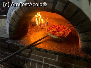 [P11] Pizza Colosseum, Moldovița
pizza pe vatră » foto by Andrei16
 - 
<span class="allrVoted glyphicon glyphicon-heart hidden" id="av1481704"></span>
<a class="m-l-10 hidden" id="sv1481704" onclick="voting_Foto_DelVot(,1481704,23128)" role="button">șterge vot <span class="glyphicon glyphicon-remove"></span></a>
<a id="v91481704" class=" c-red"  onclick="voting_Foto_SetVot(1481704)" role="button"><span class="glyphicon glyphicon-heart-empty"></span> <b>LIKE</b> = Votează poza</a> <img class="hidden"  id="f1481704W9" src="/imagini/loader.gif" border="0" /><span class="AjErrMes hidden" id="e1481704ErM"></span>