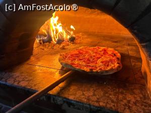 [P03] Pizza Colosseum, Moldovița
pizza pe vatră » foto by Andrei16
 - 
<span class="allrVoted glyphicon glyphicon-heart hidden" id="av1481696"></span>
<a class="m-l-10 hidden" id="sv1481696" onclick="voting_Foto_DelVot(,1481696,23128)" role="button">șterge vot <span class="glyphicon glyphicon-remove"></span></a>
<a id="v91481696" class=" c-red"  onclick="voting_Foto_SetVot(1481696)" role="button"><span class="glyphicon glyphicon-heart-empty"></span> <b>LIKE</b> = Votează poza</a> <img class="hidden"  id="f1481696W9" src="/imagini/loader.gif" border="0" /><span class="AjErrMes hidden" id="e1481696ErM"></span>
