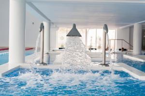 [P17] Piscina » foto by adrianaglogo <span class="label label-default labelC_thin small">NEVOTABILĂ</span>