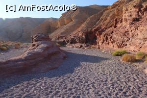P08 [FEB-2020] Red Canyon, Traseul verde, continuă cu o vale largă, lină, mers lejer, plimbare plăcută, se vede nisipul adus de torentele de apă... 