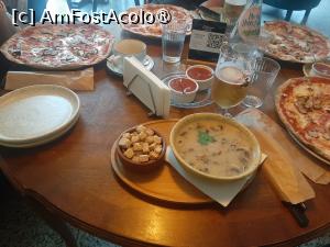 [P19] Cafeneaua Literară » foto by adso
 - 
<span class="allrVoted glyphicon glyphicon-heart hidden" id="av1524323"></span>
<a class="m-l-10 hidden" id="sv1524323" onclick="voting_Foto_DelVot(,1524323,23459)" role="button">șterge vot <span class="glyphicon glyphicon-remove"></span></a>
<a id="v91524323" class=" c-red"  onclick="voting_Foto_SetVot(1524323)" role="button"><span class="glyphicon glyphicon-heart-empty"></span> <b>LIKE</b> = Votează poza</a> <img class="hidden"  id="f1524323W9" src="/imagini/loader.gif" border="0" /><span class="AjErrMes hidden" id="e1524323ErM"></span>