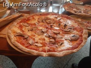 [P24] Cafeneaua Literară » foto by adso
 - 
<span class="allrVoted glyphicon glyphicon-heart hidden" id="av1524328"></span>
<a class="m-l-10 hidden" id="sv1524328" onclick="voting_Foto_DelVot(,1524328,23459)" role="button">șterge vot <span class="glyphicon glyphicon-remove"></span></a>
<a id="v91524328" class=" c-red"  onclick="voting_Foto_SetVot(1524328)" role="button"><span class="glyphicon glyphicon-heart-empty"></span> <b>LIKE</b> = Votează poza</a> <img class="hidden"  id="f1524328W9" src="/imagini/loader.gif" border="0" /><span class="AjErrMes hidden" id="e1524328ErM"></span>