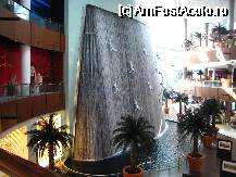 [P32] Cascada in Dubai Mall » foto by lizuk
 - 
<span class="allrVoted glyphicon glyphicon-heart hidden" id="av69373"></span>
<a class="m-l-10 hidden" id="sv69373" onclick="voting_Foto_DelVot(,69373,23467)" role="button">șterge vot <span class="glyphicon glyphicon-remove"></span></a>
<a id="v969373" class=" c-red"  onclick="voting_Foto_SetVot(69373)" role="button"><span class="glyphicon glyphicon-heart-empty"></span> <b>LIKE</b> = Votează poza</a> <img class="hidden"  id="f69373W9" src="/imagini/loader.gif" border="0" /><span class="AjErrMes hidden" id="e69373ErM"></span>