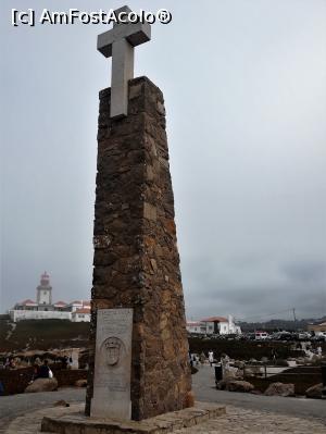 [P03] Cabo da Roca - cel mai vestic punct al Europei. Monumentul care marchează acest loc. In planul doi se vede farul.  » foto by Mika
 - 
<span class="allrVoted glyphicon glyphicon-heart hidden" id="av1138622"></span>
<a class="m-l-10 hidden" id="sv1138622" onclick="voting_Foto_DelVot(,1138622,23592)" role="button">șterge vot <span class="glyphicon glyphicon-remove"></span></a>
<a id="v91138622" class=" c-red"  onclick="voting_Foto_SetVot(1138622)" role="button"><span class="glyphicon glyphicon-heart-empty"></span> <b>LIKE</b> = Votează poza</a> <img class="hidden"  id="f1138622W9" src="/imagini/loader.gif" border="0" /><span class="AjErrMes hidden" id="e1138622ErM"></span>