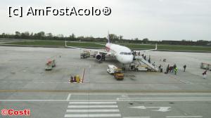 [P24] Din aeroportul Treviso, vedem cum avionul Wizz Air, venind de la București, tocmai a aterizat. Cu el urmează să revenim și noi în țară. » foto by Costi
 - 
<span class="allrVoted glyphicon glyphicon-heart hidden" id="av960972"></span>
<a class="m-l-10 hidden" id="sv960972" onclick="voting_Foto_DelVot(,960972,23664)" role="button">șterge vot <span class="glyphicon glyphicon-remove"></span></a>
<a id="v9960972" class=" c-red"  onclick="voting_Foto_SetVot(960972)" role="button"><span class="glyphicon glyphicon-heart-empty"></span> <b>LIKE</b> = Votează poza</a> <img class="hidden"  id="f960972W9" src="/imagini/loader.gif" border="0" /><span class="AjErrMes hidden" id="e960972ErM"></span>