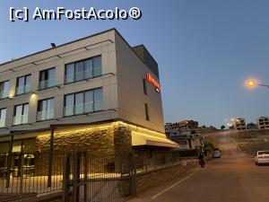 P01 [SEP-2021] Hilton Aliağa – hotelul văzut dinspre parcare