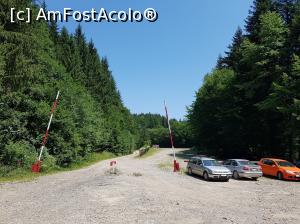 [P07] Drumul forestier spre Cascada Buciaș este prevăzut cu bariere. Din acest loc am început drumeția prin Rezervația Naturală Buciaș. Mașina noastră a rămas parcată la marginea pădurii. » foto by Floryn81
 - 
<span class="allrVoted glyphicon glyphicon-heart hidden" id="av1091857"></span>
<a class="m-l-10 hidden" id="sv1091857" onclick="voting_Foto_DelVot(,1091857,23775)" role="button">șterge vot <span class="glyphicon glyphicon-remove"></span></a>
<a id="v91091857" class=" c-red"  onclick="voting_Foto_SetVot(1091857)" role="button"><span class="glyphicon glyphicon-heart-empty"></span> <b>LIKE</b> = Votează poza</a> <img class="hidden"  id="f1091857W9" src="/imagini/loader.gif" border="0" /><span class="AjErrMes hidden" id="e1091857ErM"></span>
