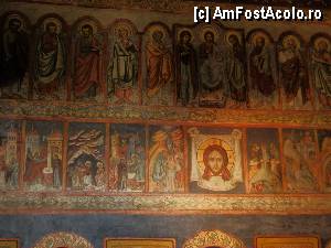 [P08] Biserica din Borzesti / Catapeteasma pictata din sec XVIII. Grigore Popescu, pictorul ce a decorat biserica in vremurile noastre, a utilizat numai vopsele naturale, la fel ca odinioara, astfel incat pictura noua sa nu fie diferita de cea veche.  » foto by nicoletass
 - 
<span class="allrVoted glyphicon glyphicon-heart hidden" id="av362671"></span>
<a class="m-l-10 hidden" id="sv362671" onclick="voting_Foto_DelVot(,362671,23778)" role="button">șterge vot <span class="glyphicon glyphicon-remove"></span></a>
<a id="v9362671" class=" c-red"  onclick="voting_Foto_SetVot(362671)" role="button"><span class="glyphicon glyphicon-heart-empty"></span> <b>LIKE</b> = Votează poza</a> <img class="hidden"  id="f362671W9" src="/imagini/loader.gif" border="0" /><span class="AjErrMes hidden" id="e362671ErM"></span>