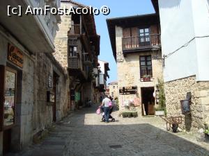 [P09] Cantabria-Santillana del Mar, unul din cele mai bine conservate sate medievale spaniole, pe ruta spre Camino.  » foto by mireille
 - 
<span class="allrVoted glyphicon glyphicon-heart hidden" id="av971832"></span>
<a class="m-l-10 hidden" id="sv971832" onclick="voting_Foto_DelVot(,971832,23798)" role="button">șterge vot <span class="glyphicon glyphicon-remove"></span></a>
<a id="v9971832" class=" c-red"  onclick="voting_Foto_SetVot(971832)" role="button"><span class="glyphicon glyphicon-heart-empty"></span> <b>LIKE</b> = Votează poza</a> <img class="hidden"  id="f971832W9" src="/imagini/loader.gif" border="0" /><span class="AjErrMes hidden" id="e971832ErM"></span>