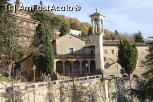P06 [DEC-2022] San Marino, Chiesa di San Quirino pozată dintr-un punct de belvedere de lângă Piazzale Lo Stradone, se vede bine și Monumentul lui San Francesco, pozată la plecare, era soare...