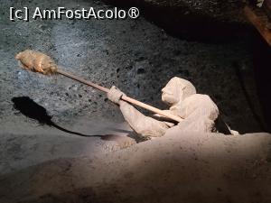 [P13] La pas prin salina Wieliczka » foto by crismis
 - 
<span class="allrVoted glyphicon glyphicon-heart hidden" id="av1478349"></span>
<a class="m-l-10 hidden" id="sv1478349" onclick="voting_Foto_DelVot(,1478349,23877)" role="button">șterge vot <span class="glyphicon glyphicon-remove"></span></a>
<a id="v91478349" class=" c-red"  onclick="voting_Foto_SetVot(1478349)" role="button"><span class="glyphicon glyphicon-heart-empty"></span> <b>LIKE</b> = Votează poza</a> <img class="hidden"  id="f1478349W9" src="/imagini/loader.gif" border="0" /><span class="AjErrMes hidden" id="e1478349ErM"></span>