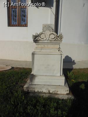 [P28] Mănăstirea Țigănești - Monument funerar lângă Biserica mare... » foto by iulianic
 - 
<span class="allrVoted glyphicon glyphicon-heart hidden" id="av1424109"></span>
<a class="m-l-10 hidden" id="sv1424109" onclick="voting_Foto_DelVot(,1424109,24032)" role="button">șterge vot <span class="glyphicon glyphicon-remove"></span></a>
<a id="v91424109" class=" c-red"  onclick="voting_Foto_SetVot(1424109)" role="button"><span class="glyphicon glyphicon-heart-empty"></span> <b>LIKE</b> = Votează poza</a> <img class="hidden"  id="f1424109W9" src="/imagini/loader.gif" border="0" /><span class="AjErrMes hidden" id="e1424109ErM"></span>