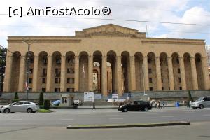 [P50] Tbilisi, Parlamentul Georgiei, locul de muncă al corpului legislativ și al protestatarilor, clădire cu arhitectură în stil rusesc, mare și grea, întunecată și mohorâtă, se întinde mult în spate...  » foto by mprofeanu
 - 
<span class="allrVoted glyphicon glyphicon-heart hidden" id="av1152091"></span>
<a class="m-l-10 hidden" id="sv1152091" onclick="voting_Foto_DelVot(,1152091,24087)" role="button">șterge vot <span class="glyphicon glyphicon-remove"></span></a>
<a id="v91152091" class=" c-red"  onclick="voting_Foto_SetVot(1152091)" role="button"><span class="glyphicon glyphicon-heart-empty"></span> <b>LIKE</b> = Votează poza</a> <img class="hidden"  id="f1152091W9" src="/imagini/loader.gif" border="0" /><span class="AjErrMes hidden" id="e1152091ErM"></span>