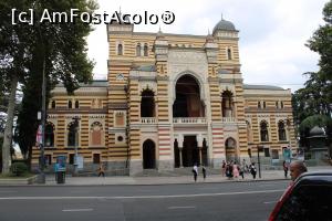 [P63] Tbilisi, Teatrul Național de Operă și Balet, fondat de peste 150 de ani, amenajat într-o frumoasă clădire construită în stil maur, fațada, este foarte mare, se întinde mult în spate...  » foto by mprofeanu
 - 
<span class="allrVoted glyphicon glyphicon-heart hidden" id="av1152104"></span>
<a class="m-l-10 hidden" id="sv1152104" onclick="voting_Foto_DelVot(,1152104,24087)" role="button">șterge vot <span class="glyphicon glyphicon-remove"></span></a>
<a id="v91152104" class=" c-red"  onclick="voting_Foto_SetVot(1152104)" role="button"><span class="glyphicon glyphicon-heart-empty"></span> <b>LIKE</b> = Votează poza</a> <img class="hidden"  id="f1152104W9" src="/imagini/loader.gif" border="0" /><span class="AjErrMes hidden" id="e1152104ErM"></span>