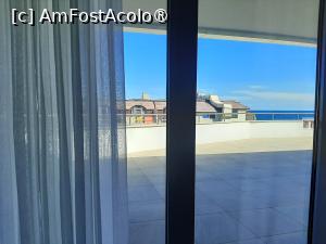 [P18] Geamul și ușa dinspre terasa mare » foto by roxxie
 - 
<span class="allrVoted glyphicon glyphicon-heart hidden" id="av1499168"></span>
<a class="m-l-10 hidden" id="sv1499168" onclick="voting_Foto_DelVot(,1499168,24125)" role="button">șterge vot <span class="glyphicon glyphicon-remove"></span></a>
<a id="v91499168" class=" c-red"  onclick="voting_Foto_SetVot(1499168)" role="button"><span class="glyphicon glyphicon-heart-empty"></span> <b>LIKE</b> = Votează poza</a> <img class="hidden"  id="f1499168W9" src="/imagini/loader.gif" border="0" /><span class="AjErrMes hidden" id="e1499168ErM"></span>