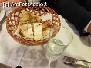 P21 [APR-2022] O Lagar Restaurante - bolo do caco, pâine cu cartofi și unt cu usturoi