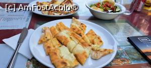 [P10] Pide cu brânză, locanta Yöruk Ali » foto by irinad
 - 
<span class="allrVoted glyphicon glyphicon-heart hidden" id="av1483237"></span>
<a class="m-l-10 hidden" id="sv1483237" onclick="voting_Foto_DelVot(,1483237,24491)" role="button">șterge vot <span class="glyphicon glyphicon-remove"></span></a>
<a id="v91483237" class=" c-red"  onclick="voting_Foto_SetVot(1483237)" role="button"><span class="glyphicon glyphicon-heart-empty"></span> <b>LIKE</b> = Votează poza</a> <img class="hidden"  id="f1483237W9" src="/imagini/loader.gif" border="0" /><span class="AjErrMes hidden" id="e1483237ErM"></span>