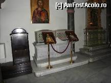 [P135] Moastele Sfintilor Grigorie Teologul (329-390) si Ioan Chrysostom(c.347-407), doi dintre parintii bisericii. Acestea sunt moastele care au fost furate de cruciati si au fost returnate de catre Papa in 2004. » foto by TraianS
 - 
<span class="allrVoted glyphicon glyphicon-heart hidden" id="av329351"></span>
<a class="m-l-10 hidden" id="sv329351" onclick="voting_Foto_DelVot(,329351,24606)" role="button">șterge vot <span class="glyphicon glyphicon-remove"></span></a>
<a id="v9329351" class=" c-red"  onclick="voting_Foto_SetVot(329351)" role="button"><span class="glyphicon glyphicon-heart-empty"></span> <b>LIKE</b> = Votează poza</a> <img class="hidden"  id="f329351W9" src="/imagini/loader.gif" border="0" /><span class="AjErrMes hidden" id="e329351ErM"></span>