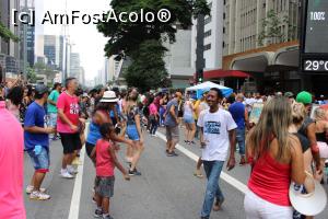 [P27] Sao Paulo, Avenida Paulista pietonală duminica se dansa în grupuri mai puțin organizate...  » foto by mprofeanu
 - 
<span class="allrVoted glyphicon glyphicon-heart hidden" id="av1053977"></span>
<a class="m-l-10 hidden" id="sv1053977" onclick="voting_Foto_DelVot(,1053977,24879)" role="button">șterge vot <span class="glyphicon glyphicon-remove"></span></a>
<a id="v91053977" class=" c-red"  onclick="voting_Foto_SetVot(1053977)" role="button"><span class="glyphicon glyphicon-heart-empty"></span> <b>LIKE</b> = Votează poza</a> <img class="hidden"  id="f1053977W9" src="/imagini/loader.gif" border="0" /><span class="AjErrMes hidden" id="e1053977ErM"></span>