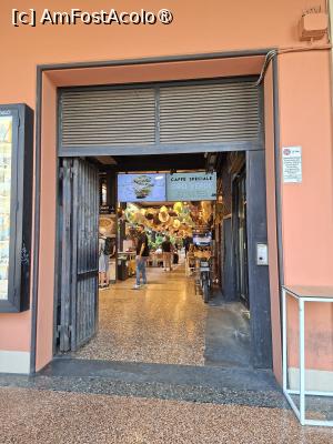 [P34] Bologna Food Gallery » foto by Carmen Ion
 - 
<span class="allrVoted glyphicon glyphicon-heart hidden" id="av1540175"></span>
<a class="m-l-10 hidden" id="sv1540175" onclick="voting_Foto_DelVot(,1540175,24890)" role="button">șterge vot <span class="glyphicon glyphicon-remove"></span></a>
<a id="v91540175" class=" c-red"  onclick="voting_Foto_SetVot(1540175)" role="button"><span class="glyphicon glyphicon-heart-empty"></span> <b>LIKE</b> = Votează poza</a> <img class="hidden"  id="f1540175W9" src="/imagini/loader.gif" border="0" /><span class="AjErrMes hidden" id="e1540175ErM"></span>