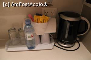 [P17] Buenos Aires, Bulnes Eco Suites Hotel, Camera ne-a oferit apă, ceai și cafea, alt aranjament, așa am găsit mai multe și mi-a plăcut...  » foto by mprofeanu
 - 
<span class="allrVoted glyphicon glyphicon-heart hidden" id="av1059317"></span>
<a class="m-l-10 hidden" id="sv1059317" onclick="voting_Foto_DelVot(,1059317,24975)" role="button">șterge vot <span class="glyphicon glyphicon-remove"></span></a>
<a id="v91059317" class=" c-red"  onclick="voting_Foto_SetVot(1059317)" role="button"><span class="glyphicon glyphicon-heart-empty"></span> <b>LIKE</b> = Votează poza</a> <img class="hidden"  id="f1059317W9" src="/imagini/loader.gif" border="0" /><span class="AjErrMes hidden" id="e1059317ErM"></span>